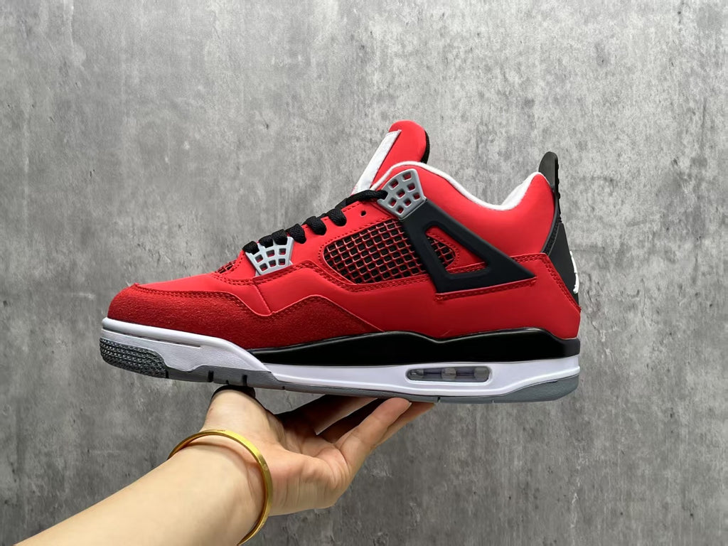 Air Jordan 4 Retro Bulls | Courtside Edit