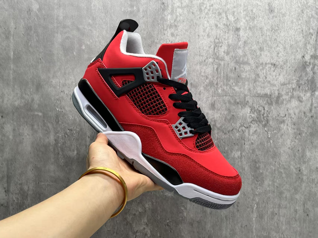 Air Jordan 4 Retro Bulls | Courtside Edit